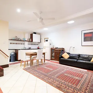 Villa Snow-white's 2 Bedroom Heart In 6000, Perth